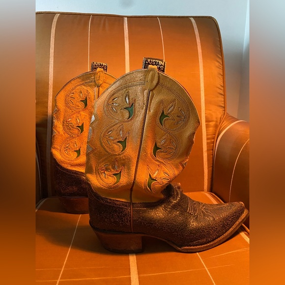 Beautiful Vintage Women’s Justin Cowboy Boots - Picture 7 of 13